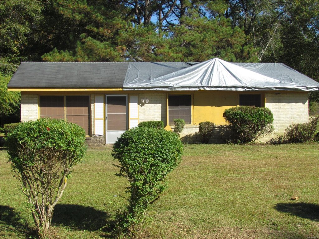 Listing 220 Brook Ln, Selma AL 36703